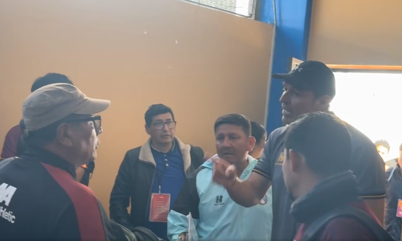 PERIODISTA QUECHUA DENUNCIA AGRESIONES VERBALES Y EXPRESIONES DISCRIMINATORIAS TRAS EL PARTIDO LOS CHANKAS – JUAN PABLO II